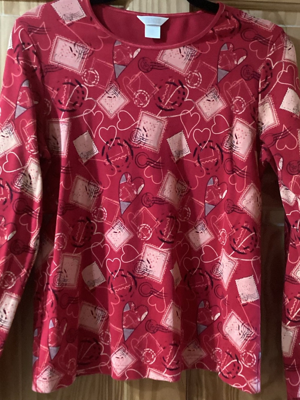 Christopher & Banks Women’s Long Sleeve Top in Medium - heart print